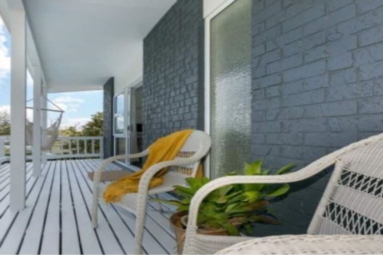 Photo of property in 3 Kipling Drive, Whalers Gate, New Plymouth, 4310