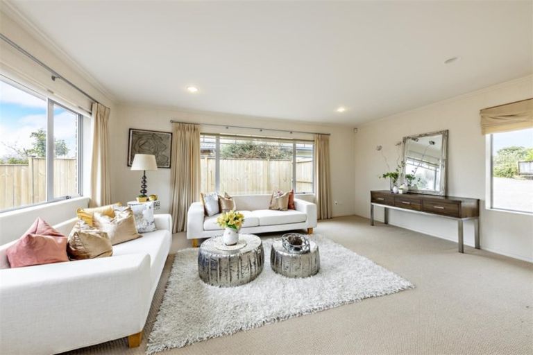 Photo of property in 15 William Woods Court, Flat Bush, Auckland, 2016