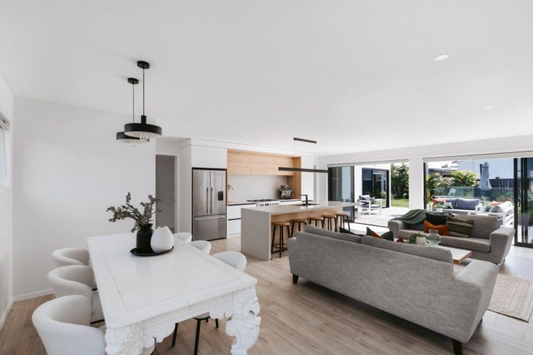 Photo of property in 15 Cassinia Close, Papamoa Beach, Papamoa, 3118