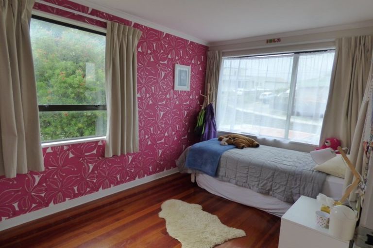 Photo of property in 124 Te Pene Avenue, Titahi Bay, Porirua, 5022