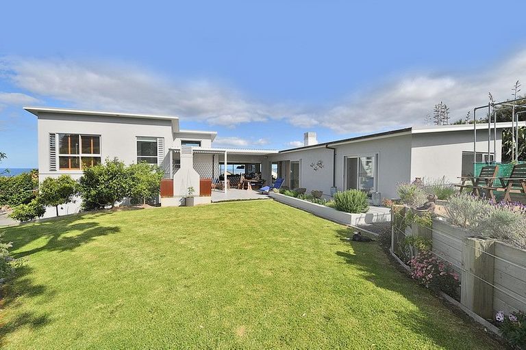 Photo of property in 10 Lax Crescent, Leigh, 0985