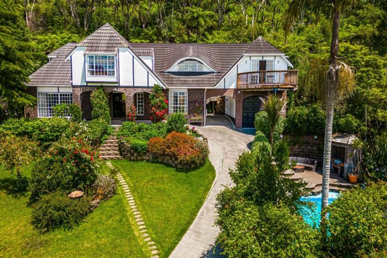 Photo of property in 31 Laingfield Terrace, Laingholm, Auckland, 0604