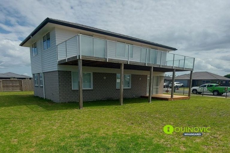 Photo of property in 5 Kahukaka Road, One Tree Point, 0118