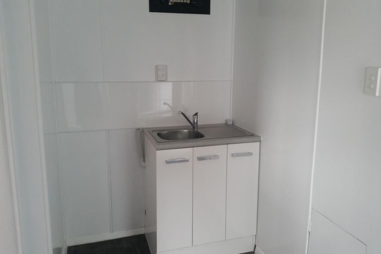 Photo of property in 11 Strathmore Place, Awapuni, Palmerston North, 4412