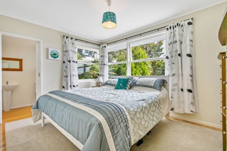 Photo of property in 50 Daffodil Street, Titirangi, Auckland, 0604