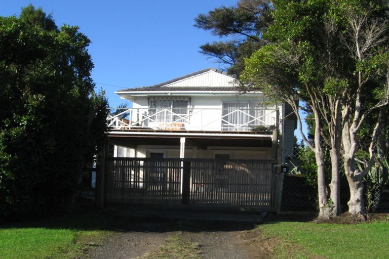 Photo of property in 4 Tane Road, Laingholm, Auckland, 0604