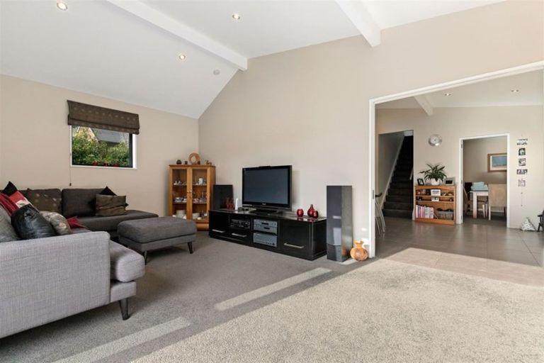 Photo of property in 77 Landsdowne Terrace, Cashmere, Christchurch, 8022