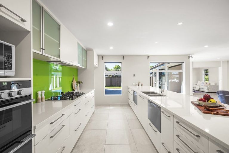 Photo of property in 30 Davaar Crescent, Broomfield, Christchurch, 8042