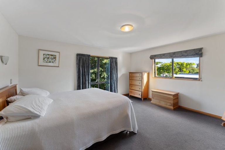 Photo of property in 33 Bryndwr Road, Fendalton, Christchurch, 8052