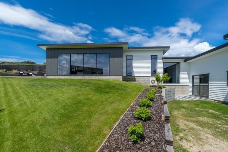 Photo of property in 8 Erica Crescent, Mosgiel, 9024
