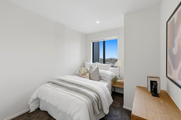 Photo of property in 4/19 Trias Road, Totara Vale, Auckland, 0629