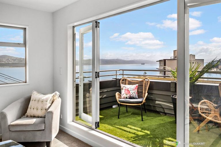 Photo of property in 3/14 Oriental Terrace, Oriental Bay, Wellington, 6011