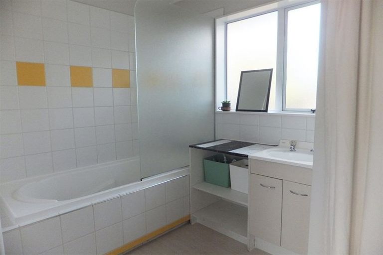 Photo of property in 6 Buchanans Road, Sockburn, Christchurch, 8042