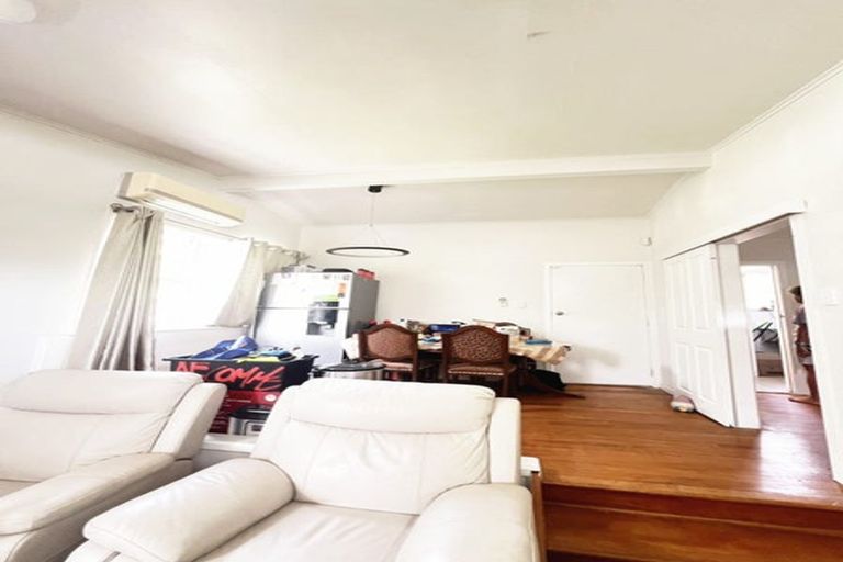 Photo of property in 63 Peach Road, Glenfield, Auckland, 0629