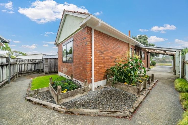 Photo of property in 16 Brook Street, Waiwhetu, Lower Hutt, 5010