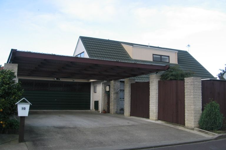 Photo of property in 10 Camellia Court, Palmerston North, 4414