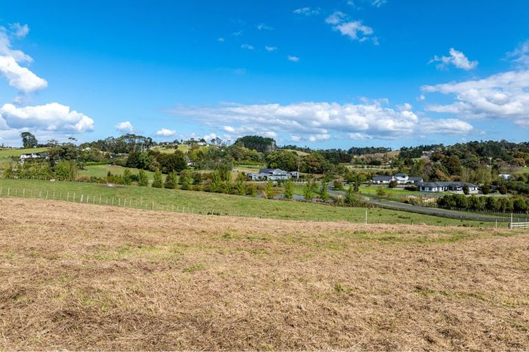 Photo of property in 20 Oak Valley Road, Dairy Flat, 0792