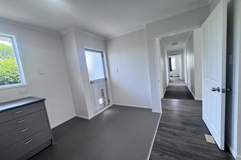 Photo of property in 32 Dunbarton Street, Redwood, Christchurch, 8051