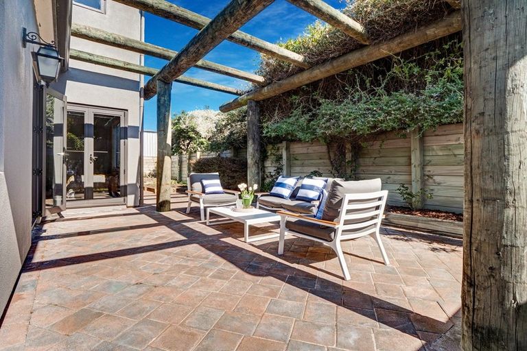 Photo of property in 5b Te Mata Peak Road, Havelock North, 4130