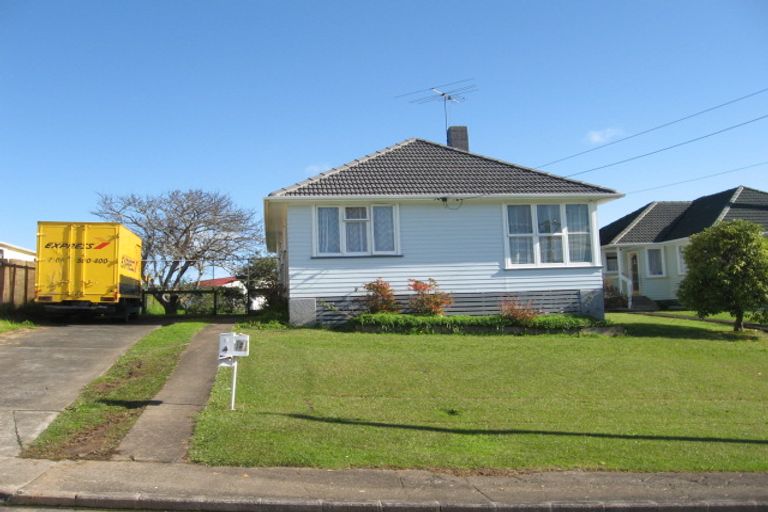 Photo of property in 4 Leonard Place, Otara, Auckland, 2023