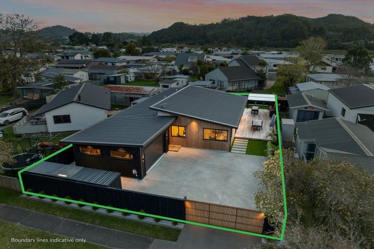 Photo of property in 107 Wattle Place, Whangamata, 3620