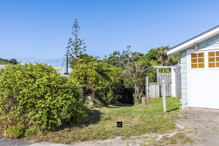 Photo of property in 13 Twomey Grove, Houghton Bay, Wellington, 6023