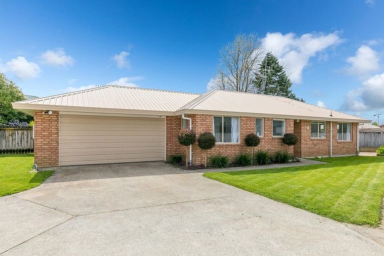 Photo of property in 28 Antrim Place, Nawton, Hamilton, 3200