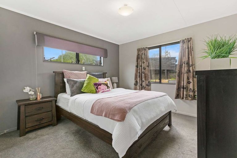 Photo of property in 8 Brough Place, St Andrews, Hamilton, 3200