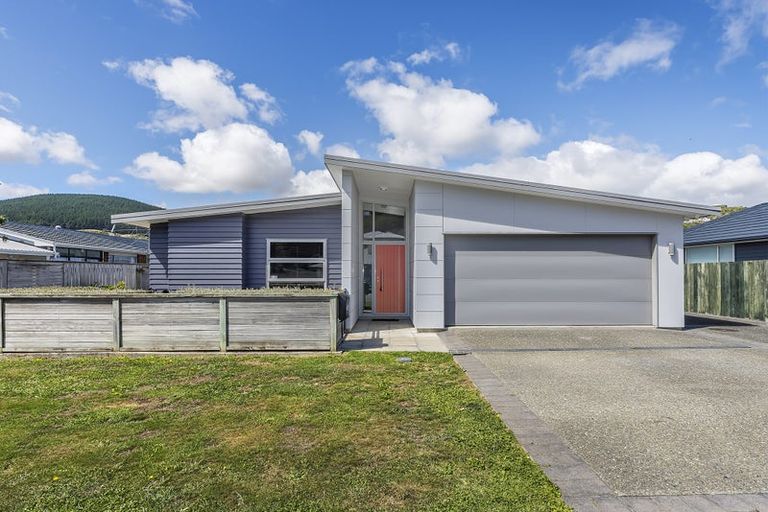 Photo of property in 9 Davies Street, Tawa, Wellington, 5028