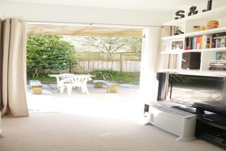 Photo of property in 133 Northland Road, Northland, Wellington, 6012