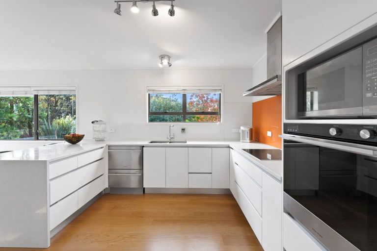 Photo of property in 10 Pine Terrace, Howick, Auckland, 2014