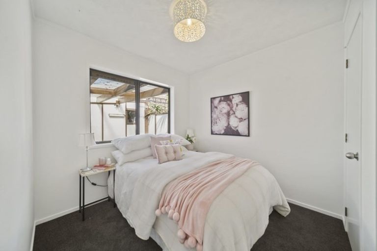 Photo of property in 2/127 Bucklands Beach Road, Bucklands Beach, Auckland, 2012