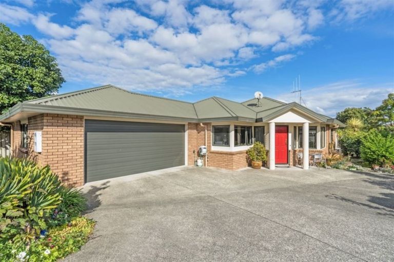 Photo of property in 15a Churchill Street, Kensington, Whangarei, 0112