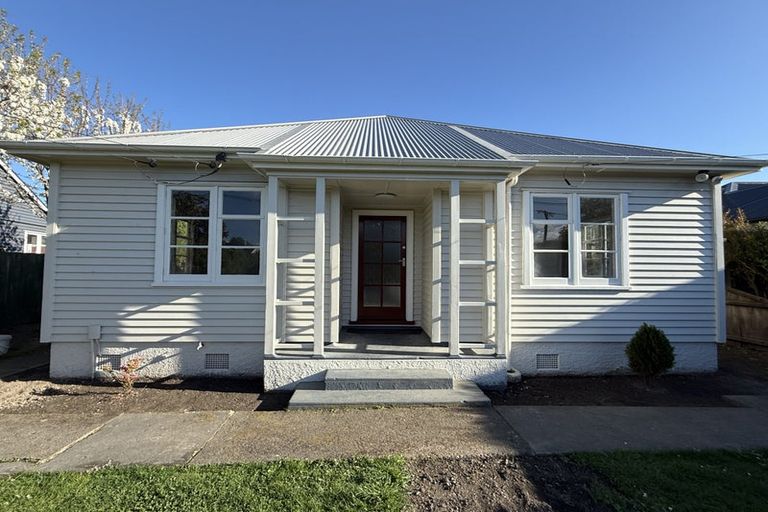 Photo of property in 42 Pitcairn Crescent, Bryndwr, Christchurch, 8053