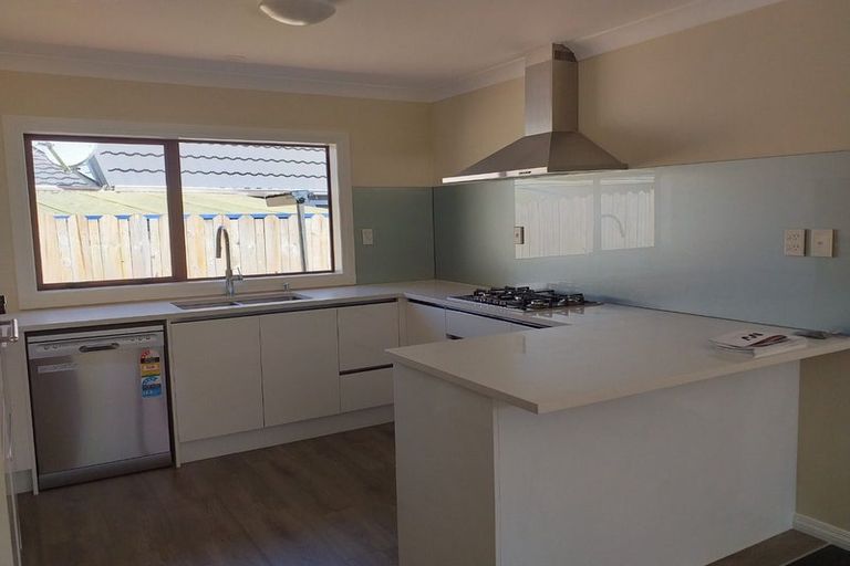 Photo of property in 24 San Domingo Rise, Henderson, Auckland, 0612