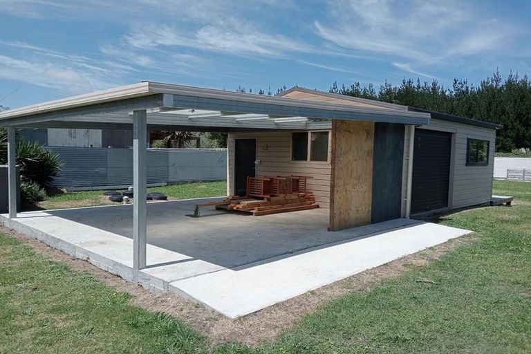 Photo of property in 2077 Tangimoana Road, Tangimoana, Palmerston North, 4473