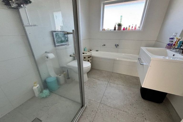 Photo of property in 19 Uatoto Road, Clarks Beach, 2122