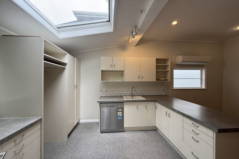 Photo of property in 20 Northland Road, Northland, Wellington, 6012