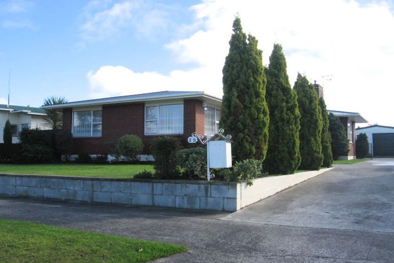 Photo of property in 25 Geraldine Crescent, Cloverlea, Palmerston North, 4412