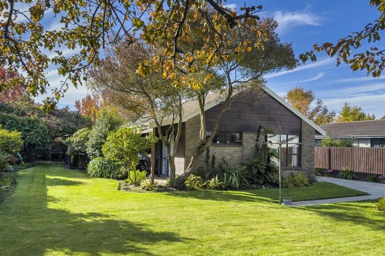 Photo of property in 76 Solomon Avenue, Redwood, Christchurch, 8051