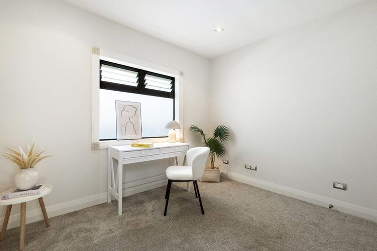 Photo of property in 34 Browns Bay Road, Rothesay Bay, Auckland, 0630