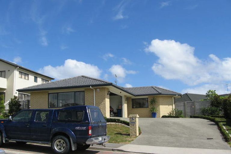 Photo of property in 25 Black Teal Close, Unsworth Heights, Auckland, 0632