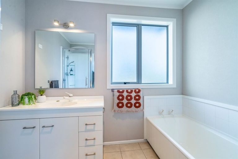 Photo of property in 1 Clyde Street, Gore, 9710