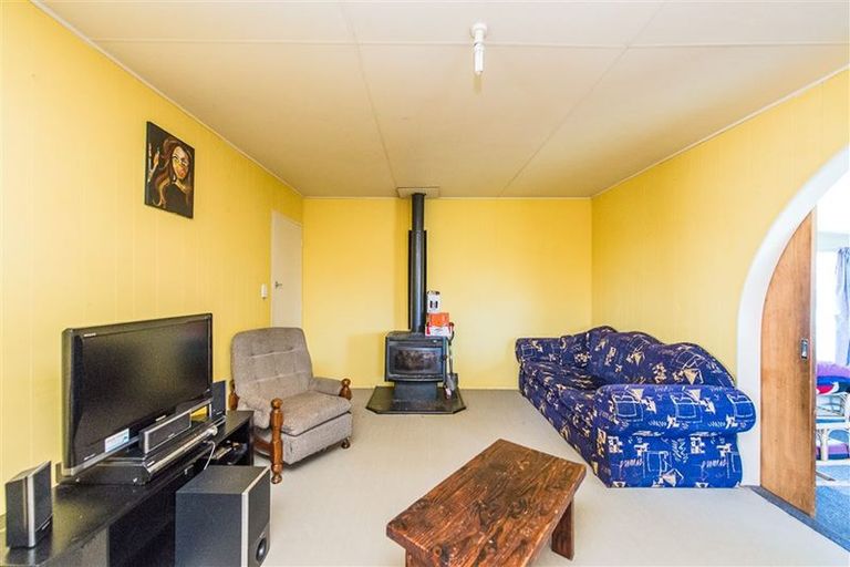 Photo of property in 27 Cross Street, Castlecliff, Whanganui, 4501