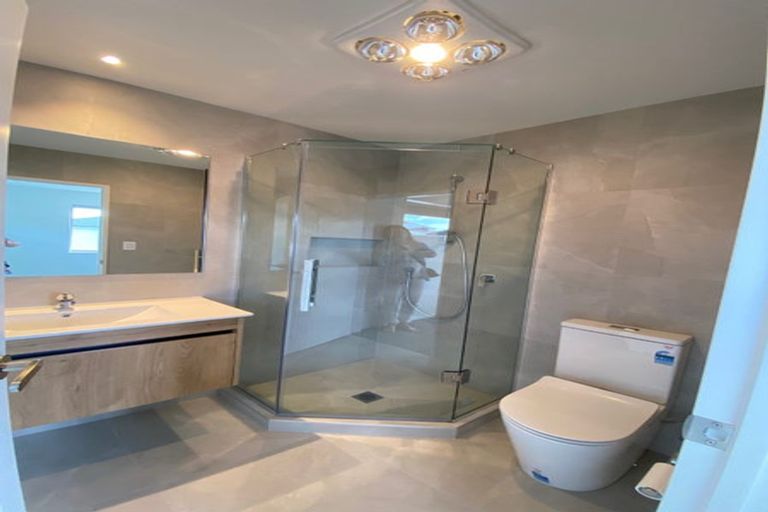 Photo of property in 20 Toanui Road, Hobsonville, Auckland, 0616