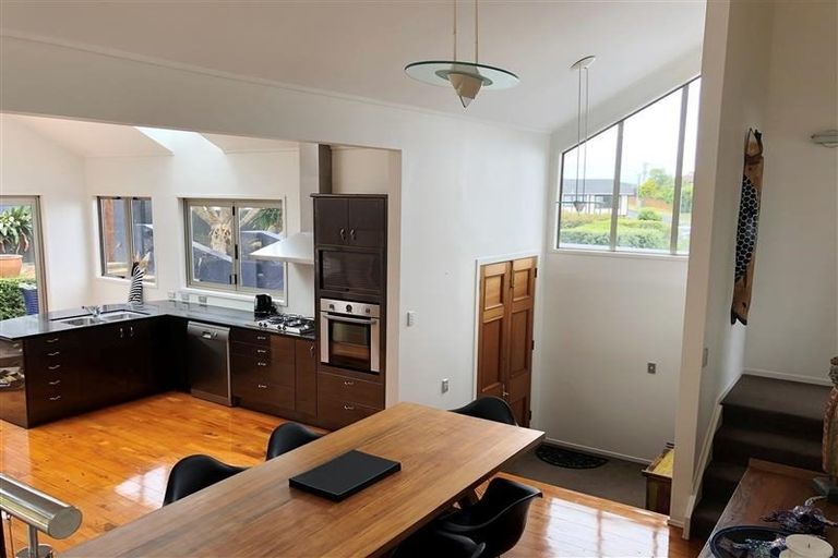 Photo of property in 8 Whitcombe Road, Bucklands Beach, Auckland, 2012