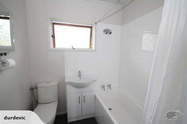 Photo of property in 2/61 Chartwell Avenue, Glenfield, Auckland, 0629