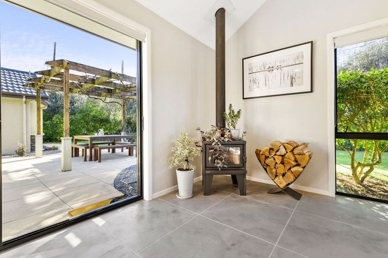 Photo of property in 9 Solan Drive, Waimauku, 0812