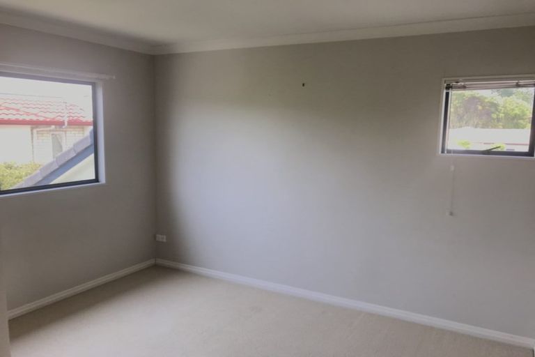 Photo of property in 132 Hugh Green Drive, Pinehill, Auckland, 0632