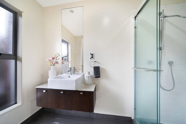 Photo of property in 76n Edmonton Road, Henderson, Auckland, 0612